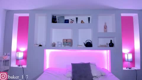 ViolettaBaker online show from 01-31-25, 02:04