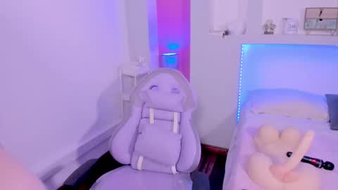 ViolettaBaker online show from 02-04-25, 08:17