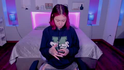 ViolettaBaker online show from 03-07-25, 07:16