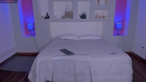 ViolettaBaker online show from 09-18-25, 07:38