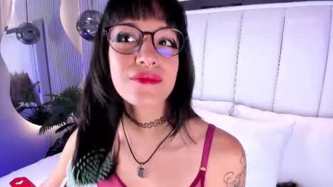 Snapshot of violettacolinss chatting on 06-23-26, 11:41 violettacolinss online show from 06-23-26, 11:41