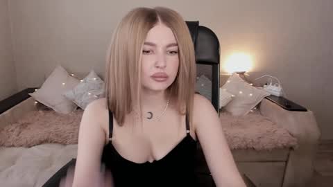 Snapshot of violettaotis chatting on 02-19-25, 11:28 ViolettaOtis online show from 02-19-25, 11:28