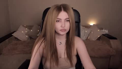 Snapshot of violettaotis chatting on 02-20-25, 03:41 ViolettaOtis online show from 02-20-25, 03:41
