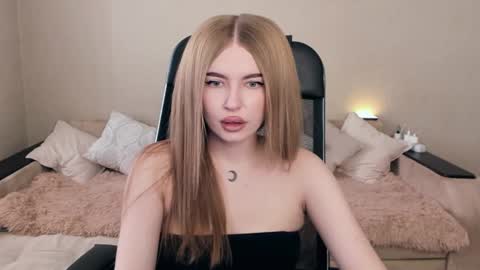 Snapshot of violettaotis chatting on 03-03-25, 10:17 ViolettaOtis online show from 03-03-25, 10:17
