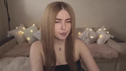 Snapshot of violettaotis chatting on 09-25-25, 12:42 ViolettaOtis online show from 09-25-25, 12:42