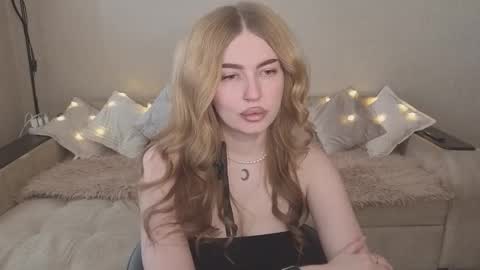 Snapshot of violettaotis chatting on 10-09-25, 11:30 ViolettaOtis online show from 10-09-25, 11:30