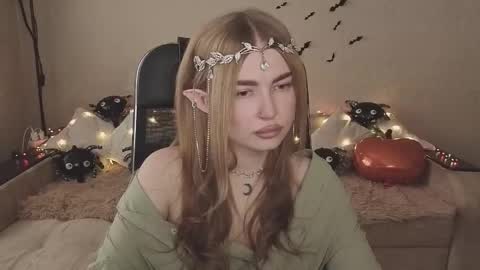 Snapshot of violettaotis chatting on 10-30-25, 10:49 ViolettaOtis online show from 10-30-25, 10:49