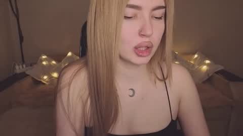 Snapshot of violettaotis chatting on 12-03-25, 01:42 ViolettaOtis online show from 12-03-25, 01:42