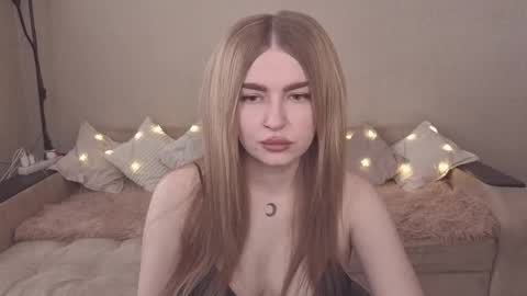 Snapshot of violettaotis chatting on 01-11-26, 10:09 ViolettaOtis online show from 01-11-26, 10:09