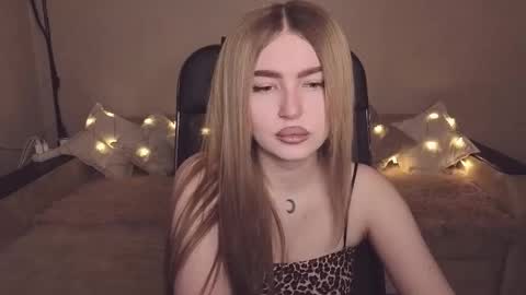 Snapshot of violettaotis chatting on 01-13-26, 01:38 ViolettaOtis online show from 01-13-26, 01:38