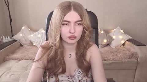 Snapshot of violettaotis chatting on 01-16-26, 10:30 ViolettaOtis online show from 01-16-26, 10:30