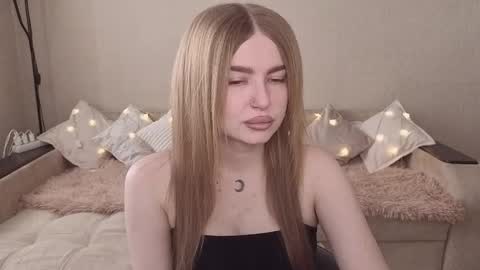 Snapshot of violettaotis chatting on 01-18-26, 10:08 ViolettaOtis online show from 01-18-26, 10:08