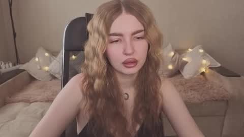 Snapshot of violettaotis chatting on 02-08-26, 10:29 ViolettaOtis online show from 02-08-26, 10:29