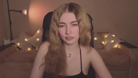 Snapshot of violettaotis chatting on 02-15-26, 04:36 ViolettaOtis online show from 02-15-26, 04:36