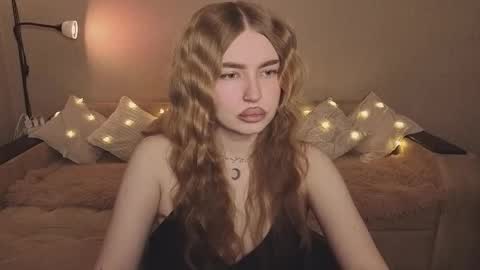 Snapshot of violettaotis chatting on 03-03-26, 03:29 ViolettaOtis online show from 03-03-26, 03:29