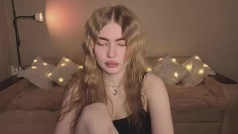 Snapshot of violettaotis chatting on 03-05-26, 02:46 ViolettaOtis online show from 03-05-26, 02:46