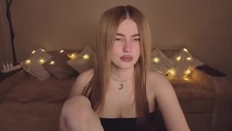 Snapshot of violettaotis chatting on 03-09-26, 04:11 ViolettaOtis online show from 03-09-26, 04:11