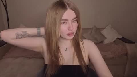 Snapshot of violettaotis chatting on 05-09-26, 03:17 ViolettaOtis online show from 05-09-26, 03:17