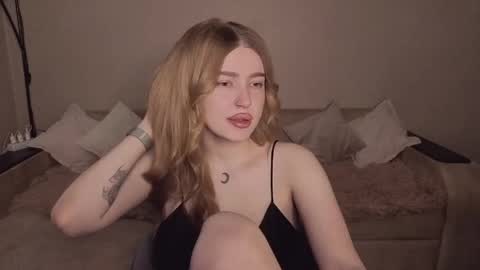 Snapshot of violettaotis chatting on 05-11-26, 04:04 ViolettaOtis online show from 05-11-26, 04:04
