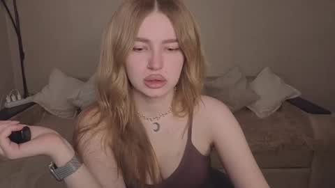 Snapshot of violettaotis chatting on 05-12-26, 03:31 ViolettaOtis online show from 05-12-26, 03:31