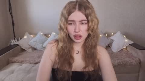 Snapshot of violettaotis chatting on 06-06-26, 11:59 ViolettaOtis online show from 06-06-26, 11:59