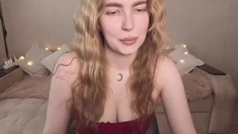 Snapshot of violettaotis chatting on 06-11-26, 12:14 ViolettaOtis online show from 06-11-26, 12:14