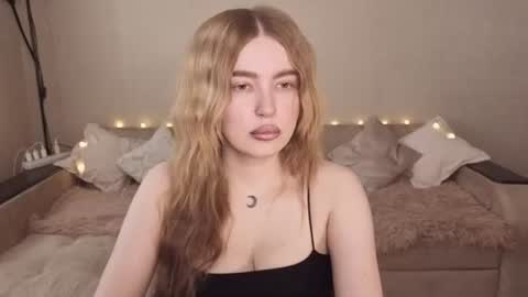 Snapshot of violettaotis chatting on 06-15-26, 12:51 ViolettaOtis online show from 06-15-26, 12:51