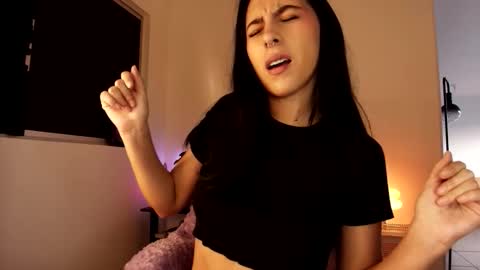 Violetta....Follow me in Twitter... online show from 10-19-25, 10:49