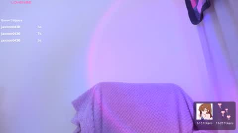 Snapshot of violettbones chatting on 12-23-24, 05:28 Violett online show from 12-23-24, 05:28