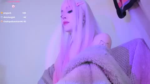 Snapshot of violettbones chatting on 12-28-24, 05:55 Violett online show from 12-28-24, 05:55