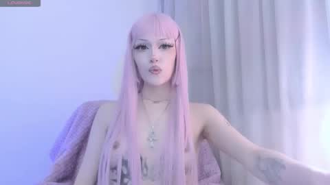 Snapshot of violettbones chatting on 03-21-26, 08:19 Violett online show from 03-21-26, 08:19