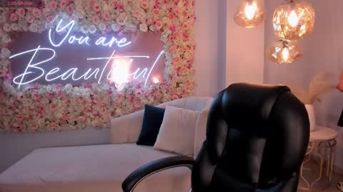 Violett Castel online show from 09-24-25, 06:55