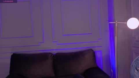 Violett Castel online show from 03-11-26, 07:31