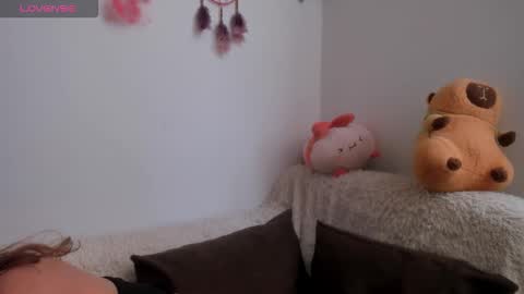 Snapshot of violetteramirez01 chatting on 11-16-25, 04:45 Violette online show from 11-16-25, 04:45