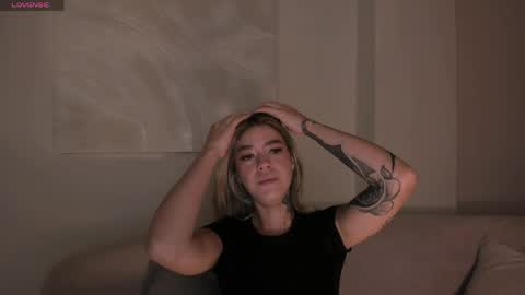 Violett  online show from 05-18-26, 11:38