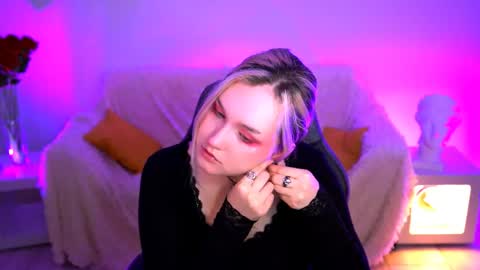 Snapshot of violettwoods chatting on 06-01-26, 08:16 Violett online show from 06-01-26, 08:16