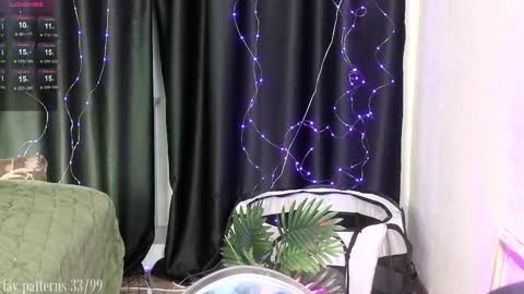 Snapshot of violetvio1ator chatting on 02-20-25, 03:52 Dommy mommy online show from 02-20-25, 03:52