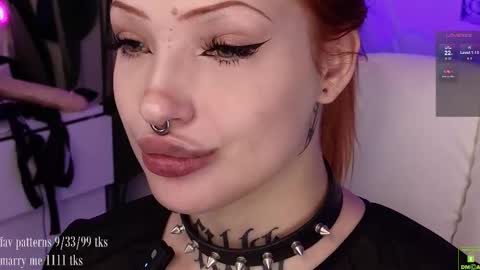 Snapshot of violetvio1ator chatting on 10-25-25, 04:31 Dommy mommy online show from 10-25-25, 04:31