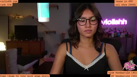 Snapshot of violishh chatting on 11-30-25, 01:20 follow me on twitter violishh and ig violishh online show from 11-30-25, 01:20