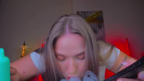 Violla online show from 02-26-25, 03:41