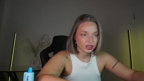 Violla online show from 10-14-25, 03:40