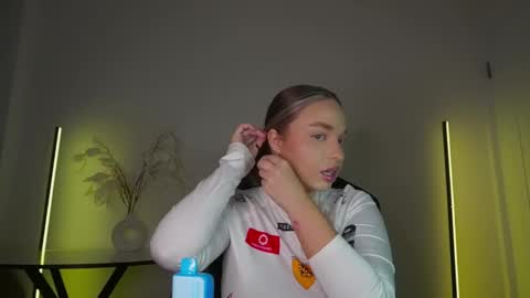 Violla online show from 10-17-25, 07:44