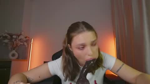 Violla online show from 06-05-26, 06:42