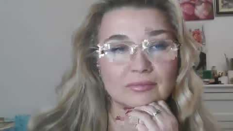 Vionerra online show from 11-22-25, 03:33