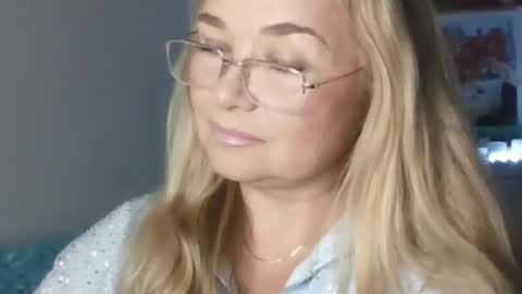 Vionerra online show from 11-28-25, 04:20