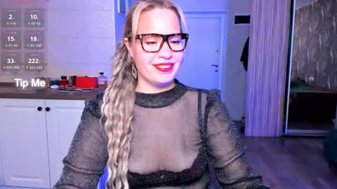 Snapshot of vip_juicy chatting on 10-19-25, 08:48 VelvettTime online show from 10-19-25, 08:48