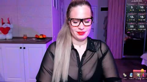 Snapshot of vip_juicy chatting on 11-28-25, 11:13 VelvettTime online show from 11-28-25, 11:13