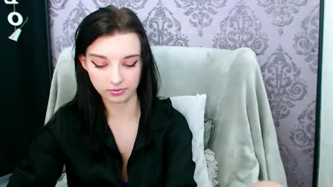 Snapshot of virgiluna chatting on 01-12-26, 08:36 VirginLuna online show from 01-12-26, 08:36