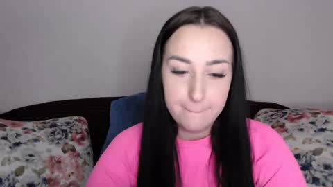 Snapshot of vitalina_freedom chatting on 01-04-25, 02:56 Vitalina online show from 01-04-25, 02:56