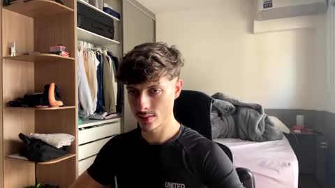 Snapshot of vitoraugustoxxx chatting on 11-01-25, 11:45 vitoraugustoxxx online show from 11-01-25, 11:45